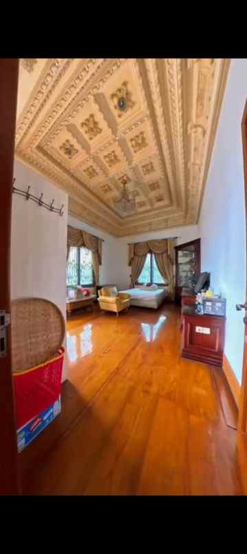 dijual rumah permata buana