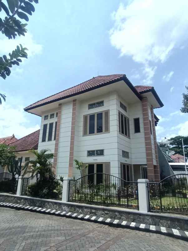 dijual rumah permata jingga suhat kota