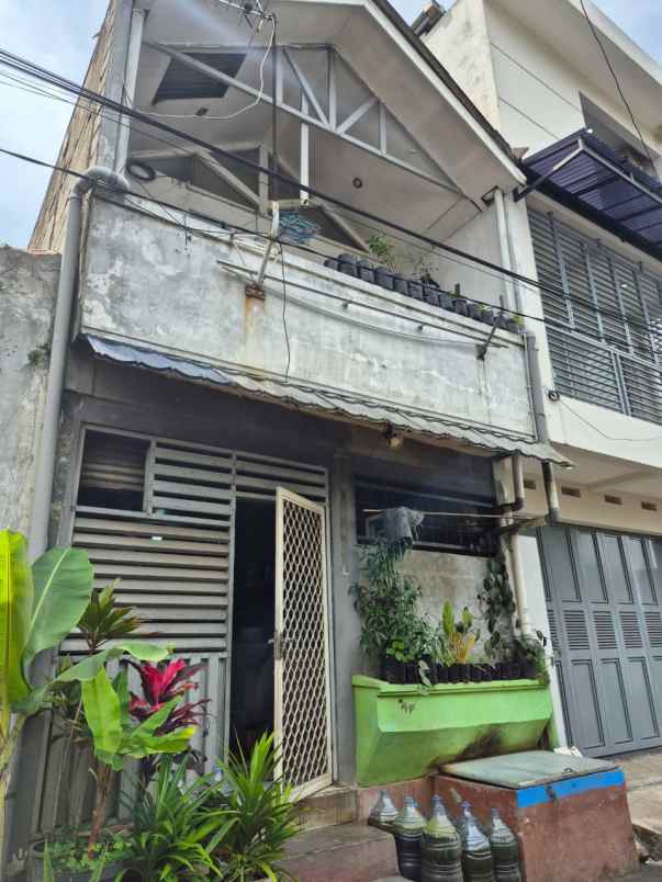 dijual rumah permata raya