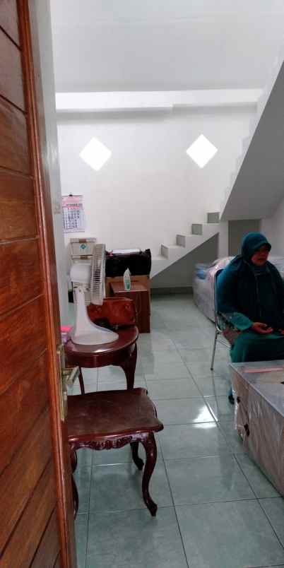 dijual rumah perum gumuk indah jln