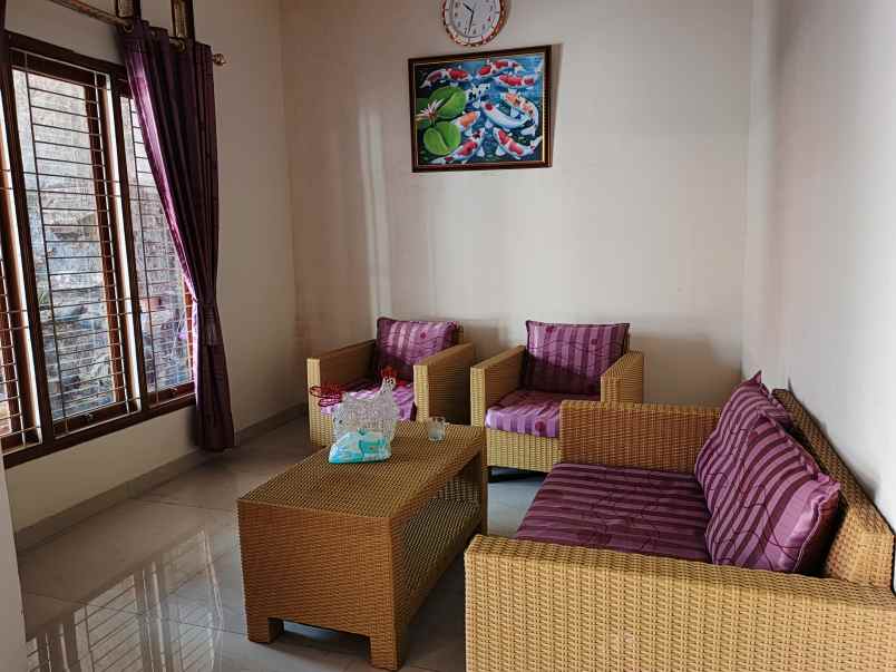 dijual rumah perum kota permata