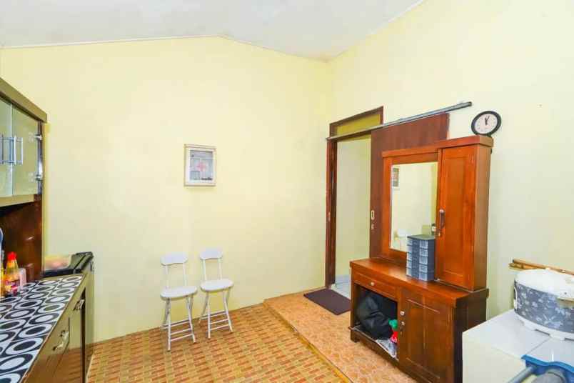 dijual rumah perum taman sawangan