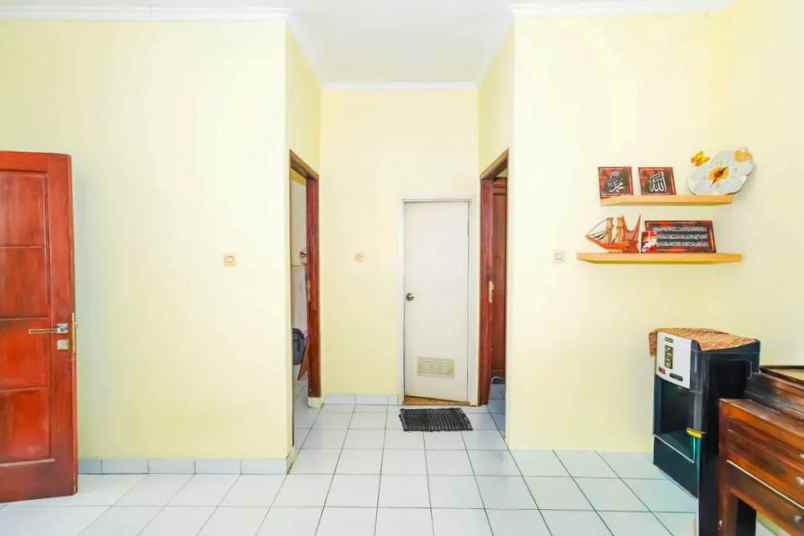 dijual rumah perum taman sawangan
