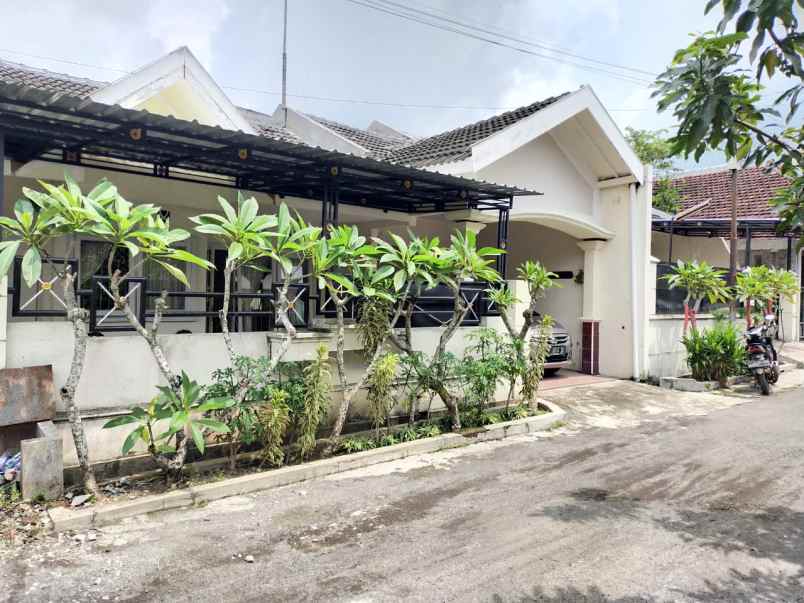 dijual rumah perumahan bukit permai