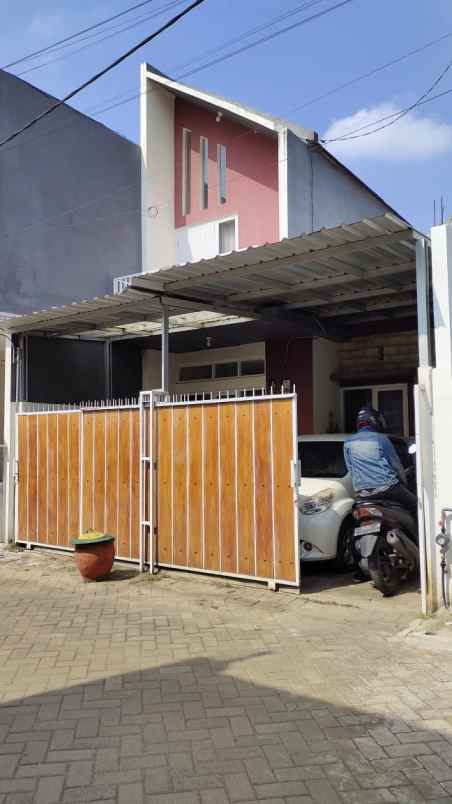 dijual rumah perumahan graha unika