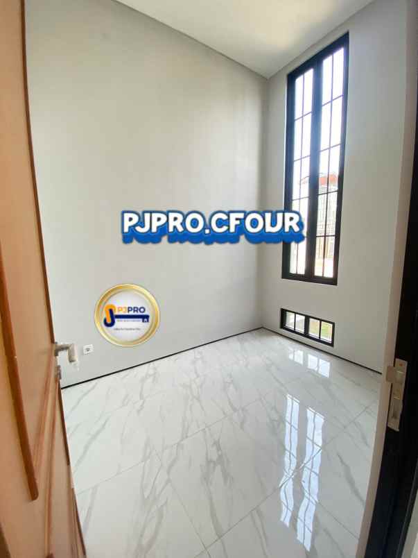 dijual rumah perumahan grand duta city