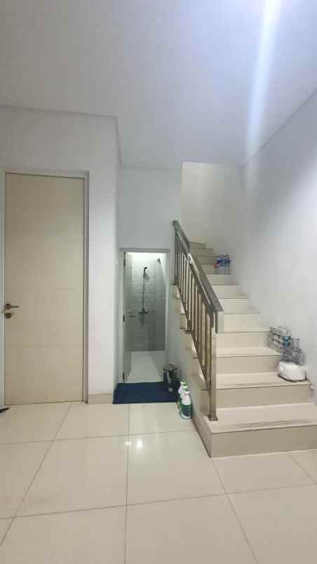 dijual rumah perumahan imperial gading