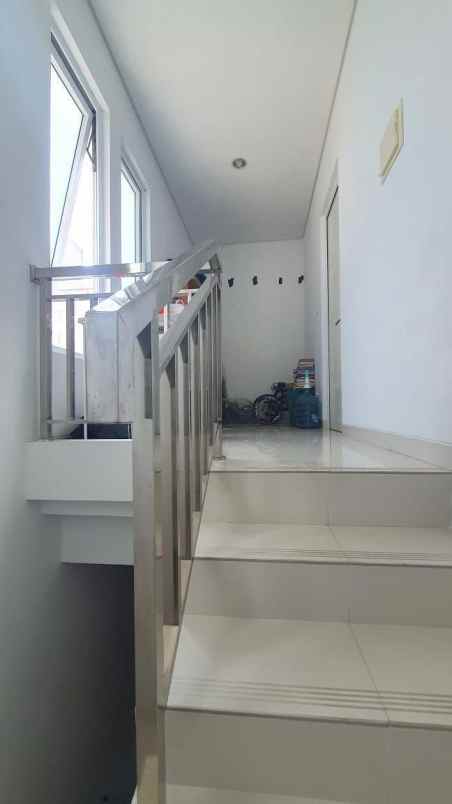 dijual rumah perumahan imperial gading