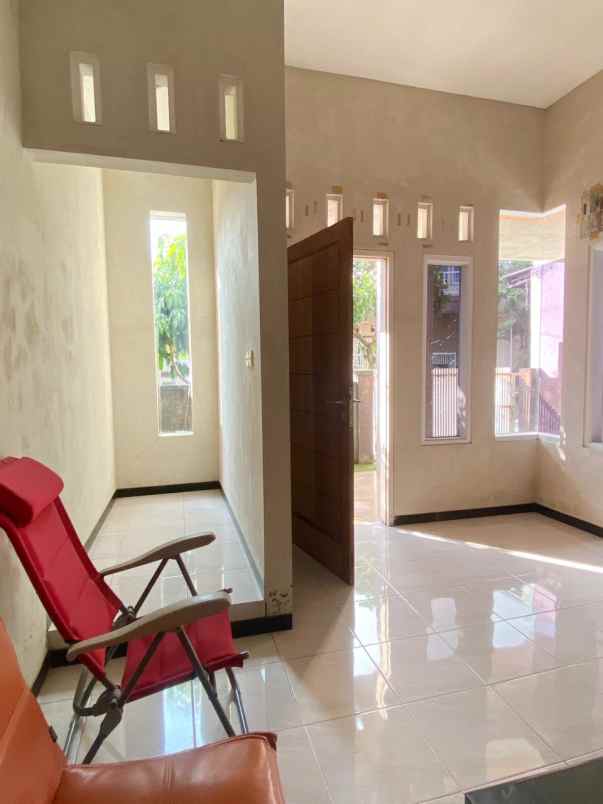 dijual rumah perumahan riverside