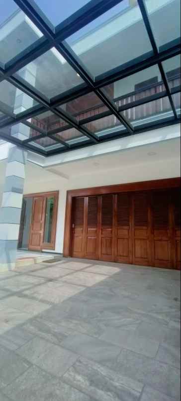 dijual rumah perumahan taman modern