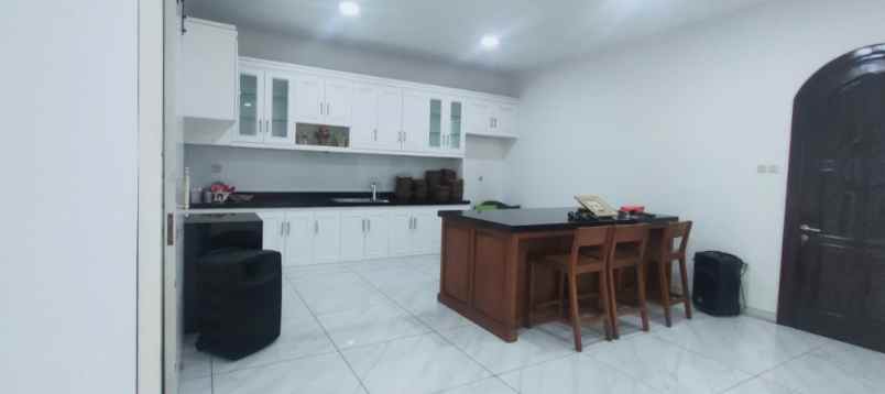 dijual rumah perumahan taman modern