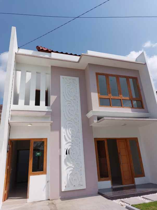 dijual rumah plumbon banguntapan bantul