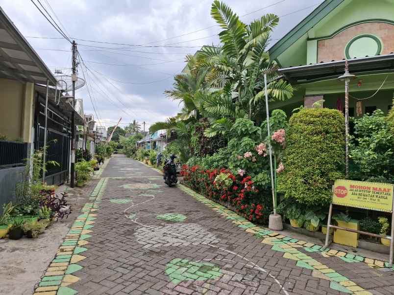 dijual rumah pojok di bumi mangli permai jember