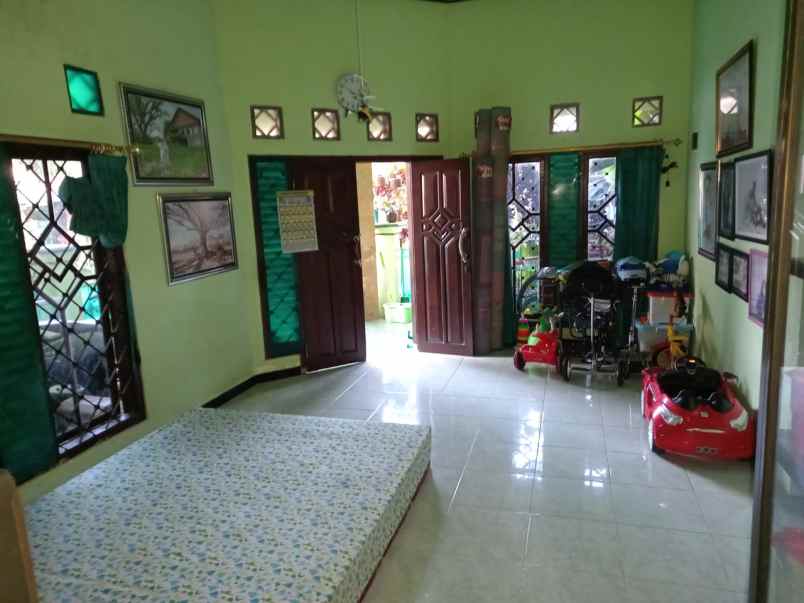 dijual rumah pojok di bumi mangli permai jember