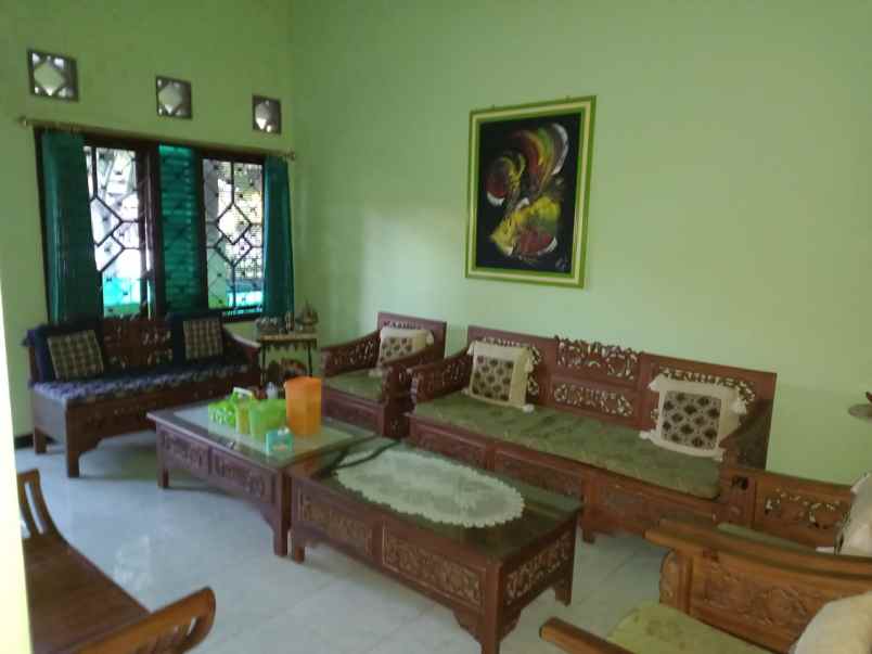 dijual rumah pojok di bumi mangli permai jember