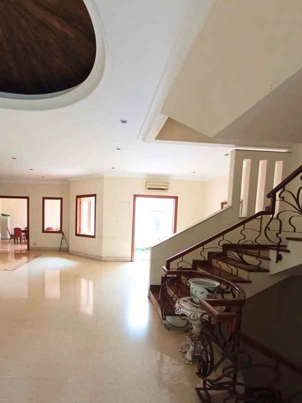 dijual rumah pondok indah