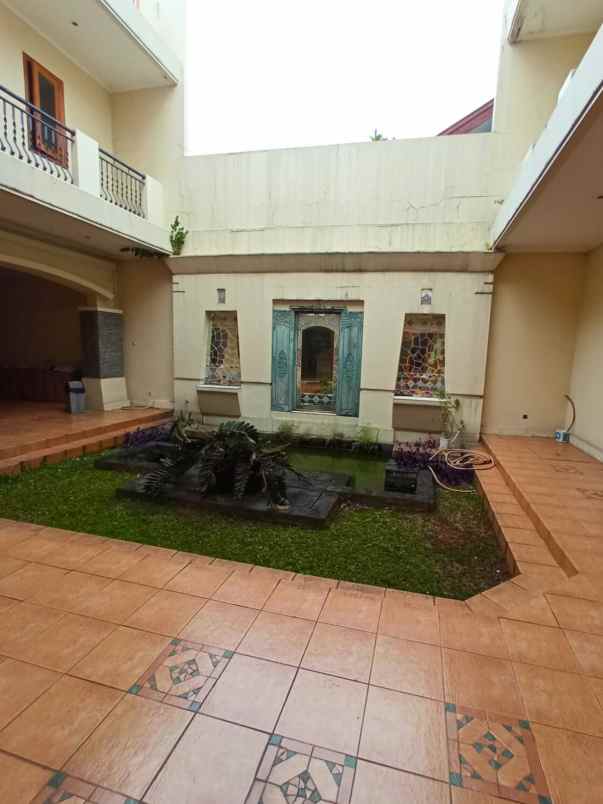 dijual rumah pondok indah