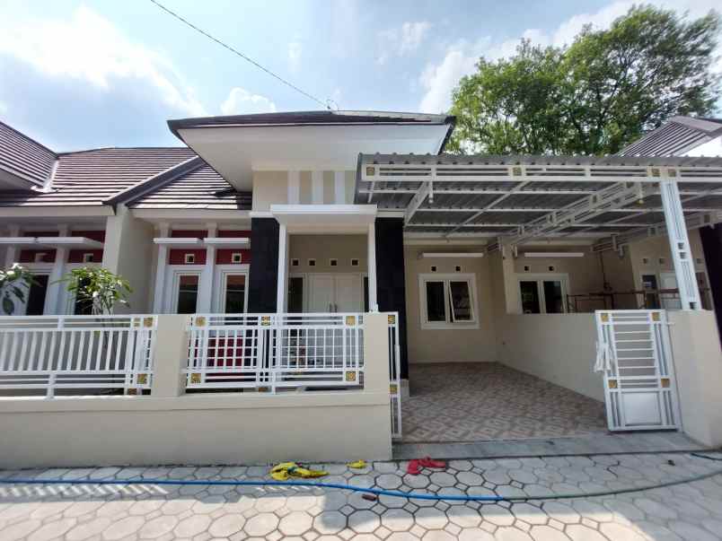 dijual rumah prambanan sleman