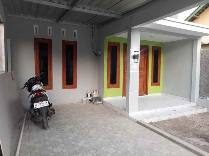 dijual rumah prambanan sleman