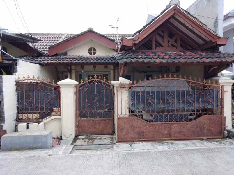 dijual rumah puri harapan