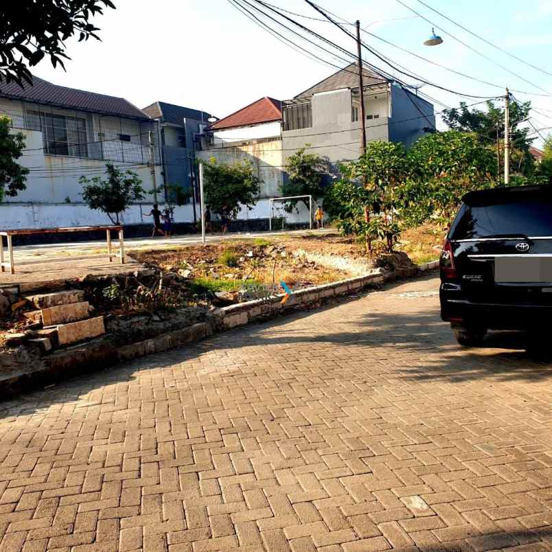 dijual rumah puri lidah kulon indah