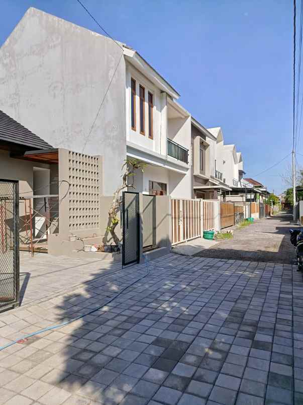 dijual rumah purwomartani
