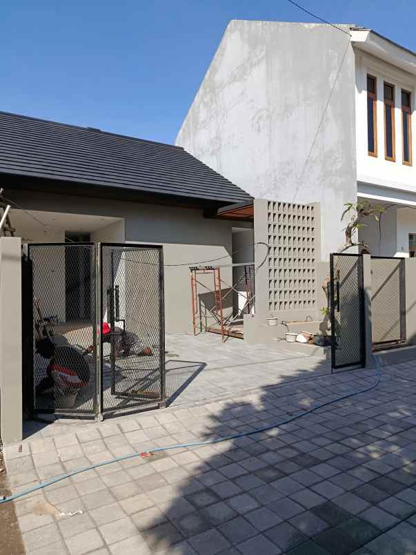 dijual rumah purwomartani