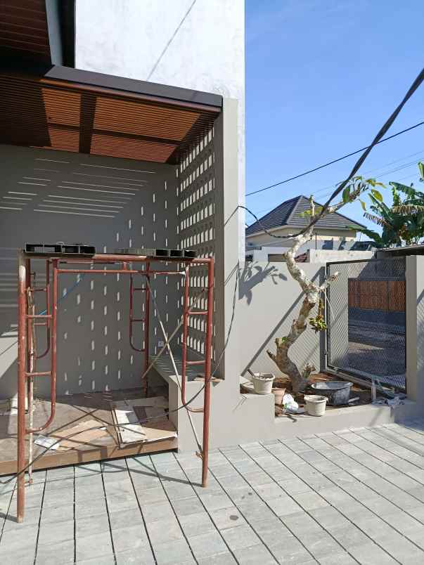 dijual rumah purwomartani