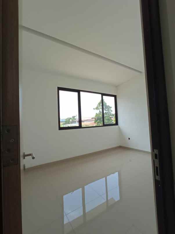 dijual rumah puspitek