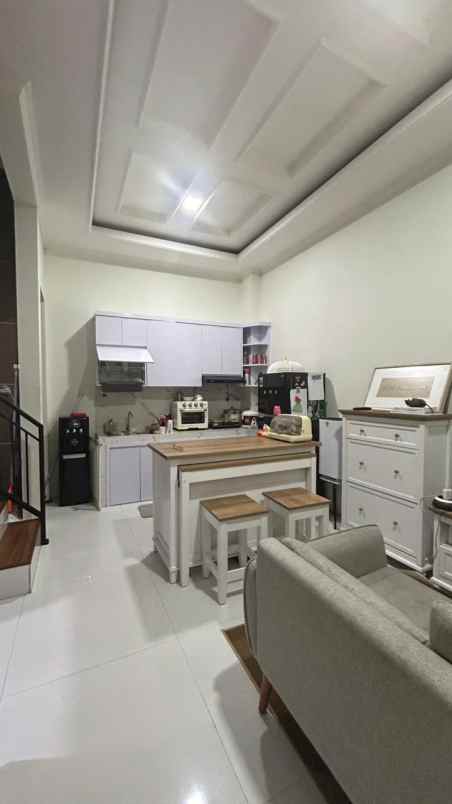 dijual rumah rangkapan jaya depok