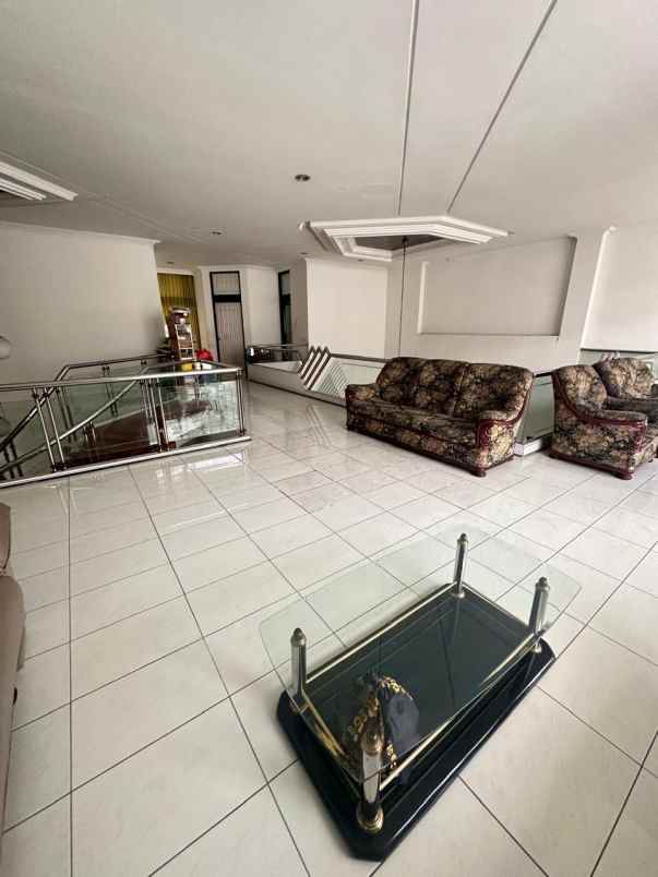 dijual rumah raya satelit