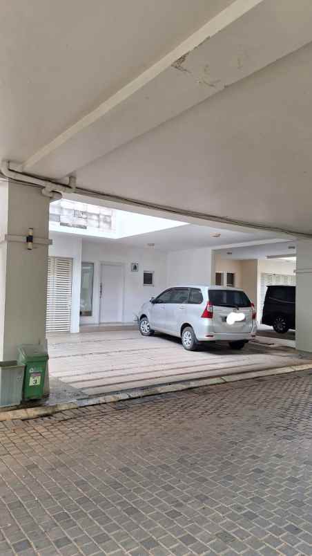 dijual rumah river valley residence