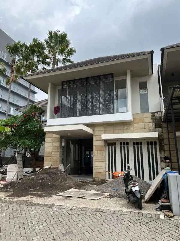 dijual rumah royal residance cluster