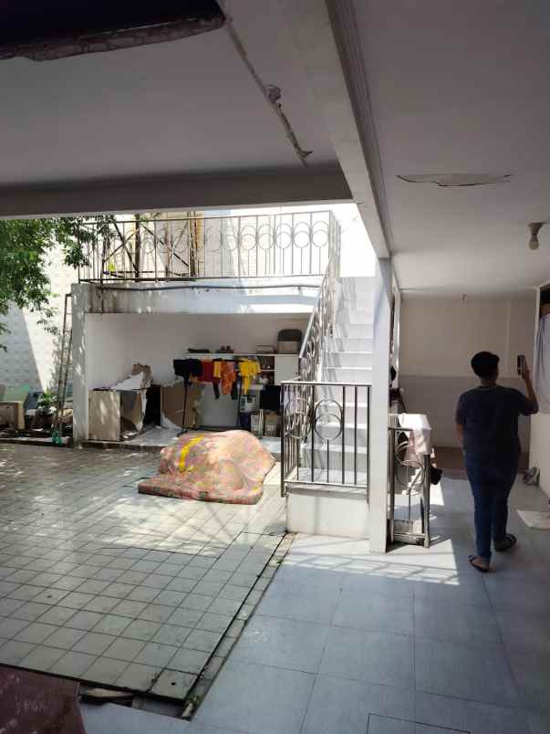 dijual rumah rungkut asri