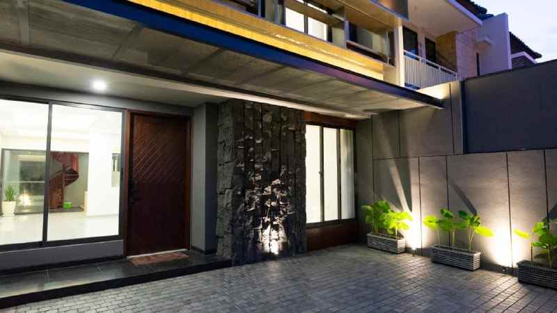 dijual rumah san antonio