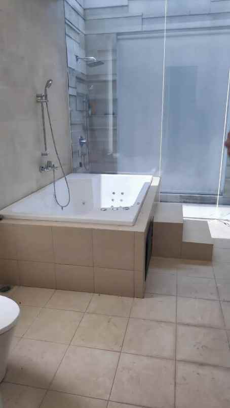 dijual rumah san antonio pakuwon city