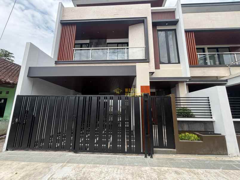 dijual rumah sariharjo