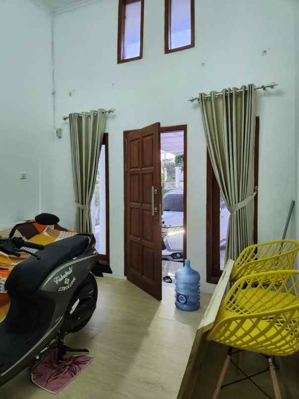 dijual rumah sariwangi