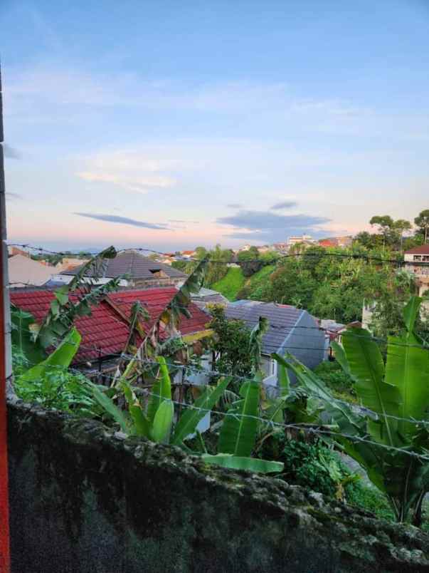 dijual rumah sariwangi