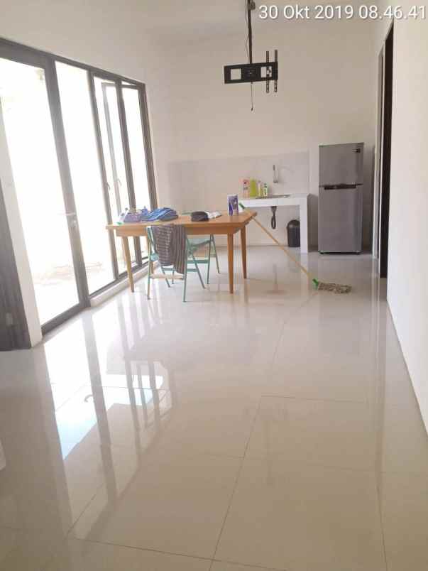 dijual rumah sawangan depok