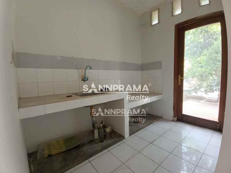 dijual rumah sawangan lama