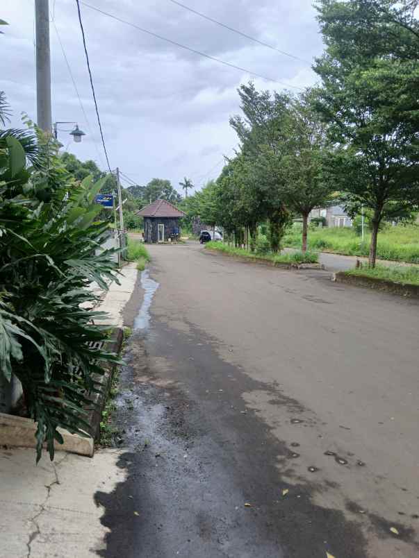 dijual rumah sawangan village cluster