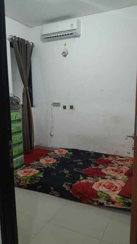 dijual rumah sawangan village cluster