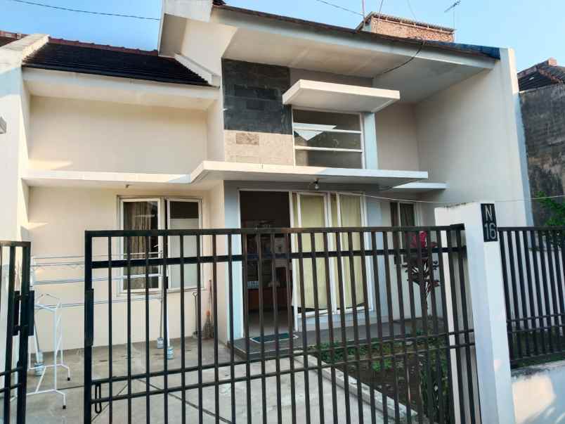 dijual rumah sawojajar