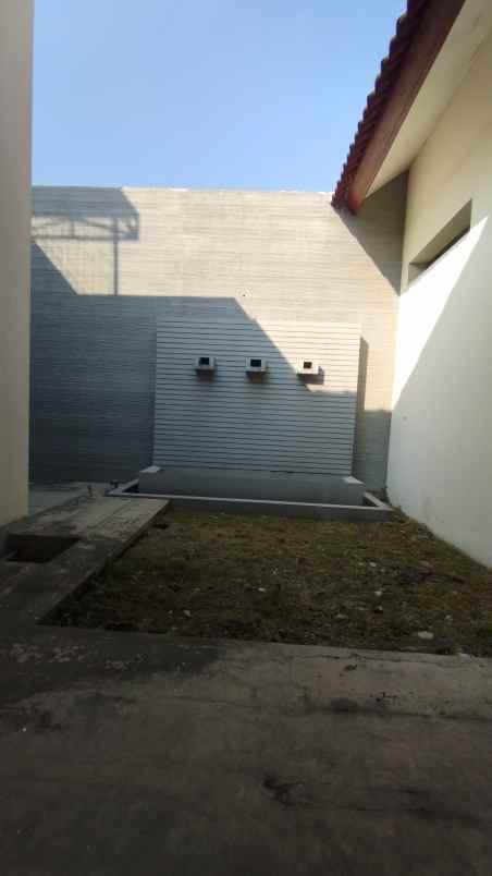 dijual rumah semarang indah tawangsari