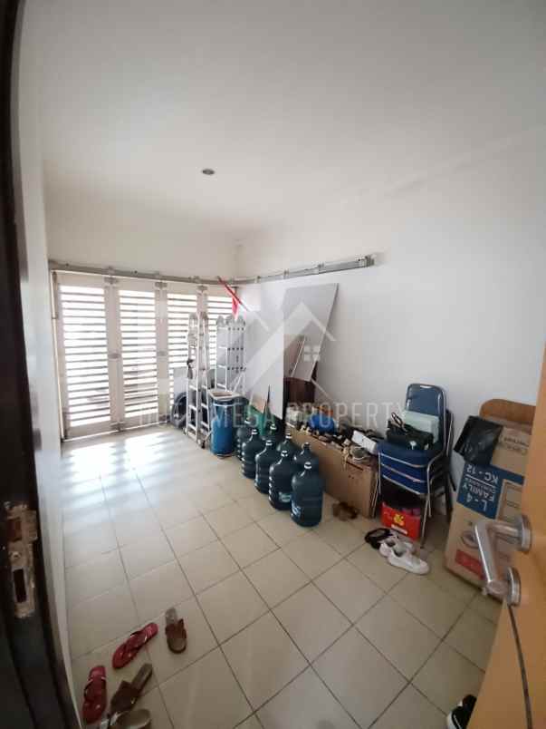 dijual rumah semi furnished di bintaro