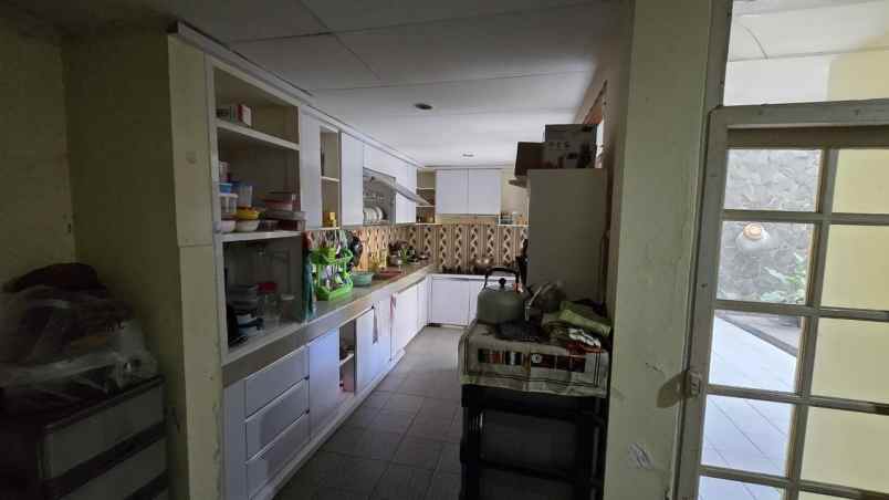 dijual rumah semi furnished nyaman di kopo permai
