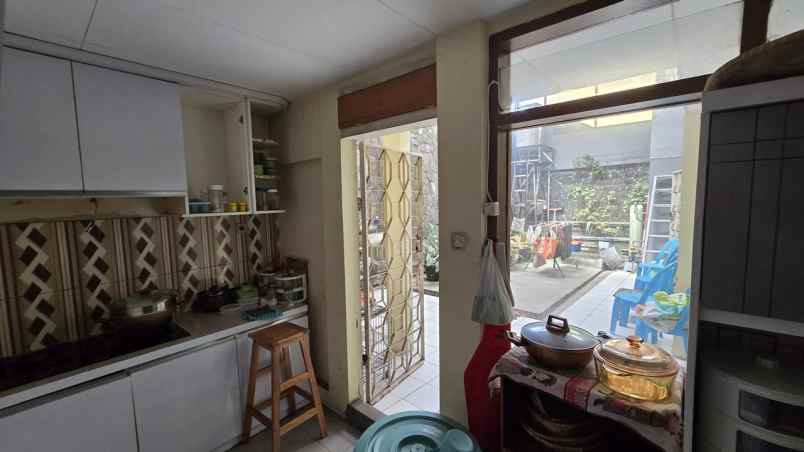 dijual rumah semi furnished nyaman di kopo permai