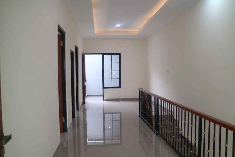 dijual rumah sentul city