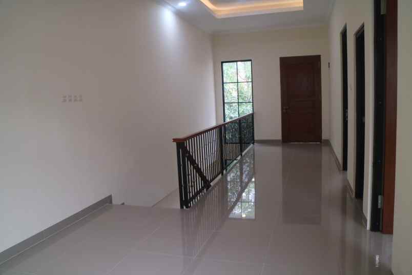 dijual rumah sentul city